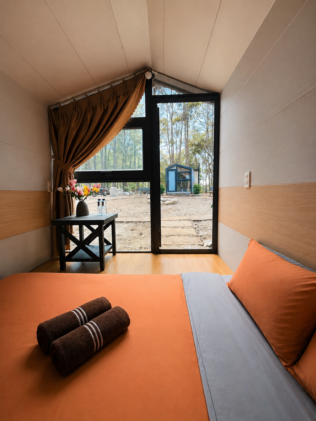 GLAMPING